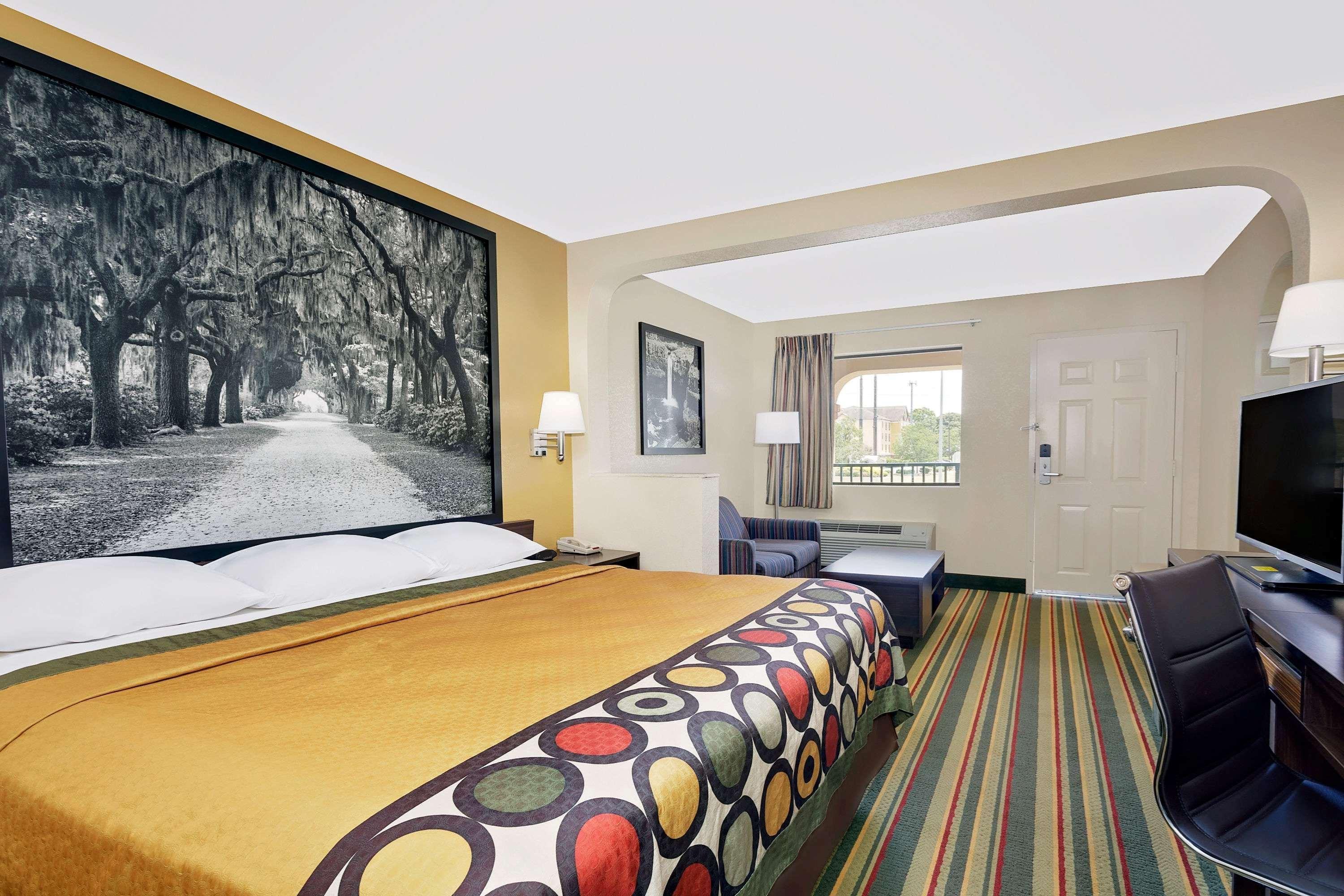 Super 8 By Wyndham Byron/south Macon Byron
