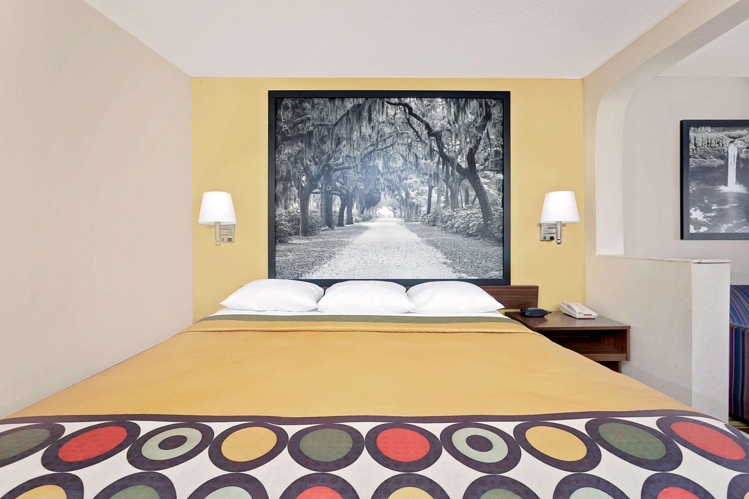Super 8 By Wyndham Byron/south Macon 2*