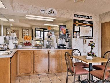 Hotel Super 8 By Wyndham Byron/south Macon Byron